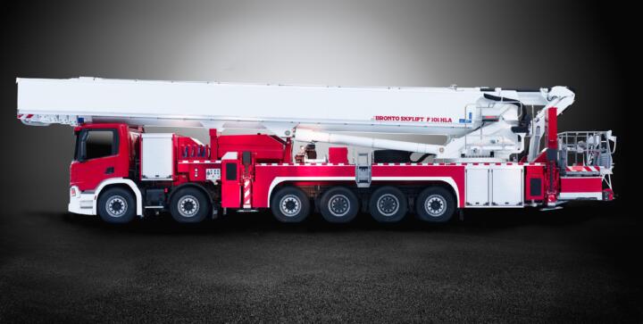 Even folded, the Bronto Skylift is an imposing appearance