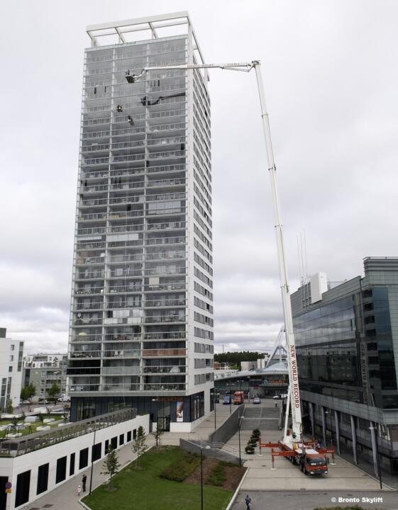 The lifting platform is also suitable for rescue operations at high-rise buildin ...