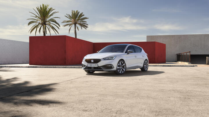 It requires neither gasoline nor diesel nor electric power: the Seat Leon TGI ru ...