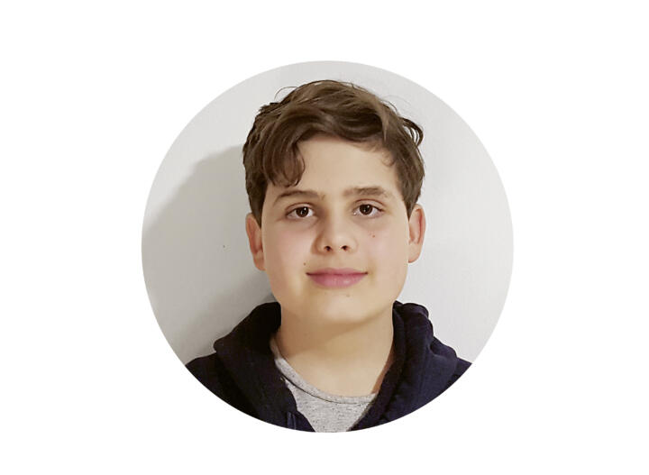 Kinderaugen blicken in die Zukunft