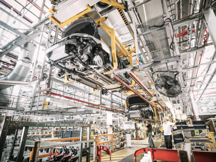 Automotive industry: In automotive manufacturing, hydraulic systems used to freq ...