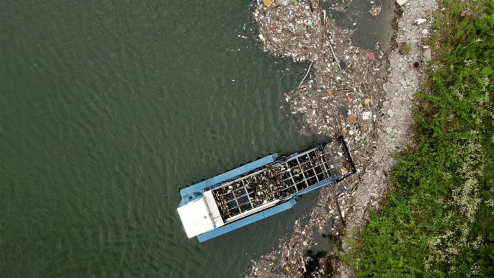 Clean-up fever in the ocean