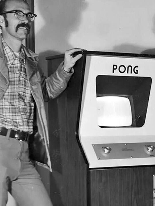 1972: Atari-Mitgründer Ted Dabney machte mit dem Tennis-ähnlichen „Pong“ Compute ...