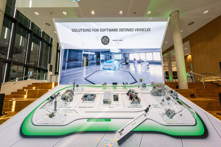 Besseres Fahrerlebnis im Alltag: Das Leitexponat auf dem Schaeffler Automotive S ...
