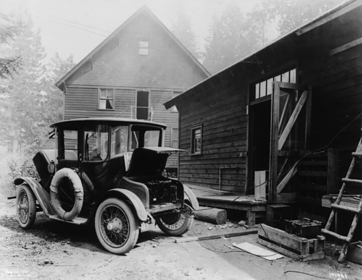 1907Detroit Electric bringt sein erstes E-Auto auf den Markt. Die Firma verkauft ...
