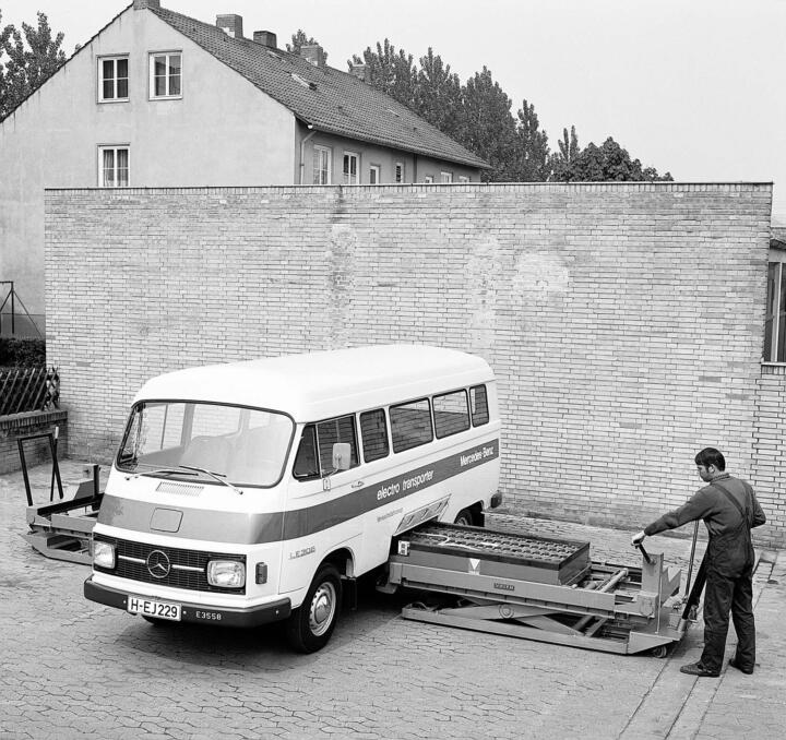 1972Ein Kind der Ölkrise, das nicht erwachsen wird: der Mercedes LE 306. Schon n ...