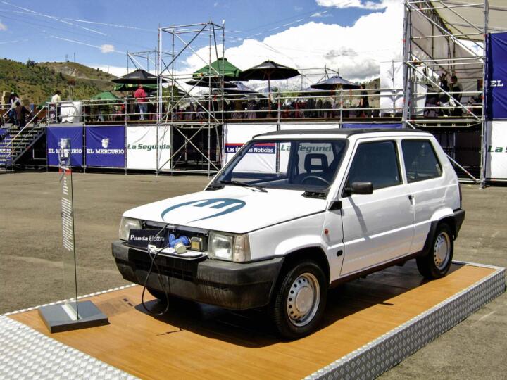 1992Auf Rügen startet ein Großversuch mit Elektromobilen. Bis 1996 sind bis zu 6 ...