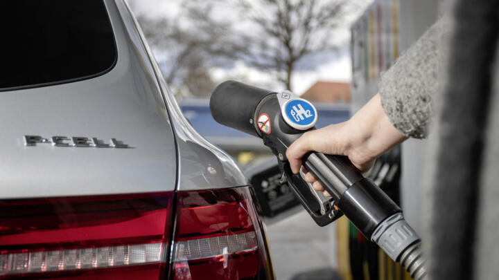 The fuel cell: an onboard power-plant